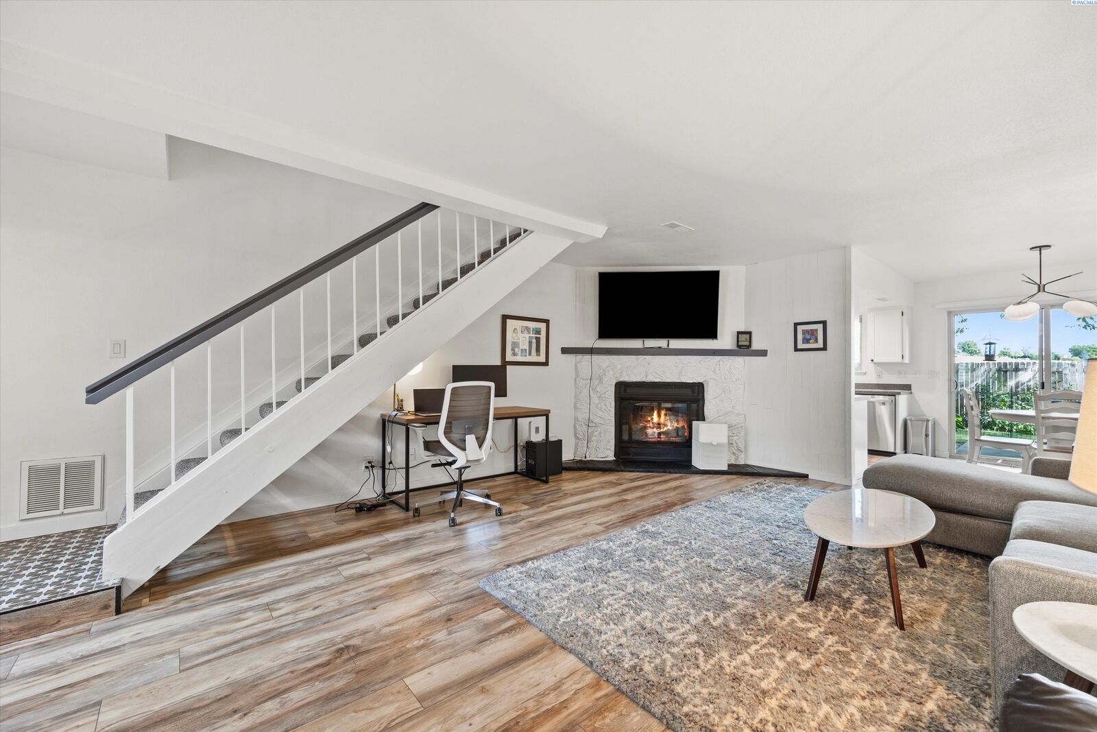 Property Photo: 560 Spengler Street-Unit L WA 99354