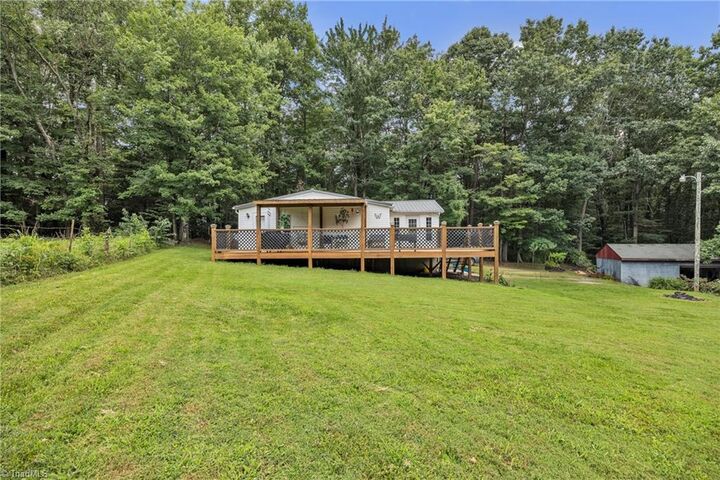 Property Photo: 425 Little Brushy Mountain Road NC 28697