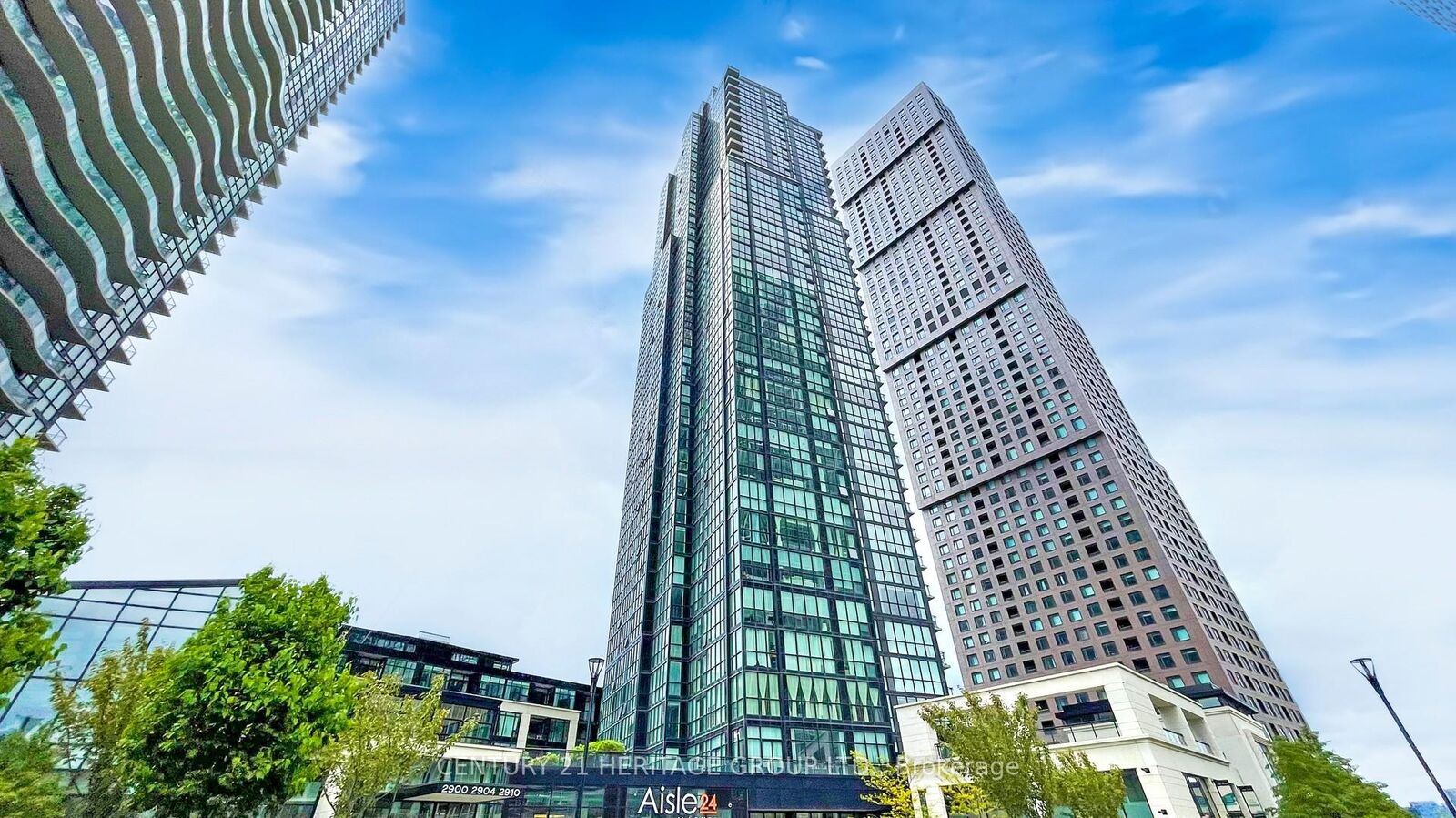 Photo de la propriété:  2910 Highway 7 Road W 405  ON L4K 0H8 