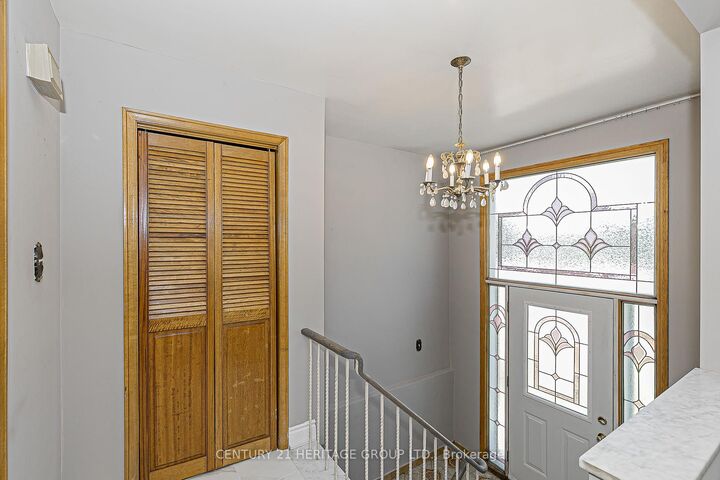 Property Photo:  107 Hazelnut Crescent  ON M2J 4W4 