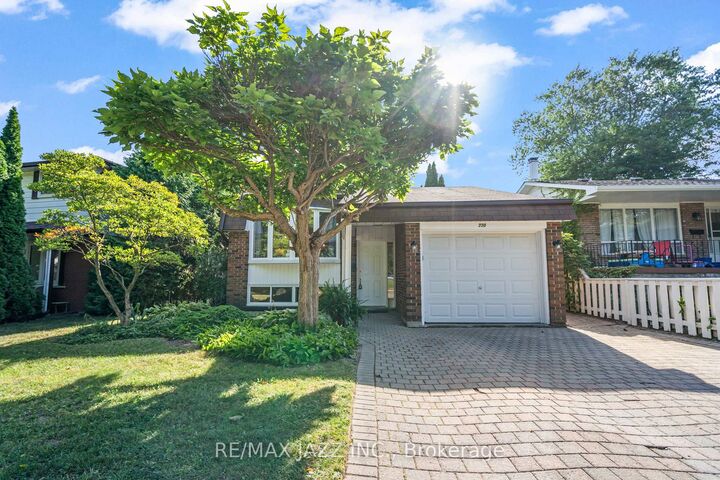 Property Photo:  230 Lorindale Drive  ON L1H 6X4 
