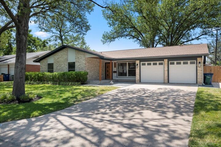 Property Photo: 2009 Lazy Brook TX 78723