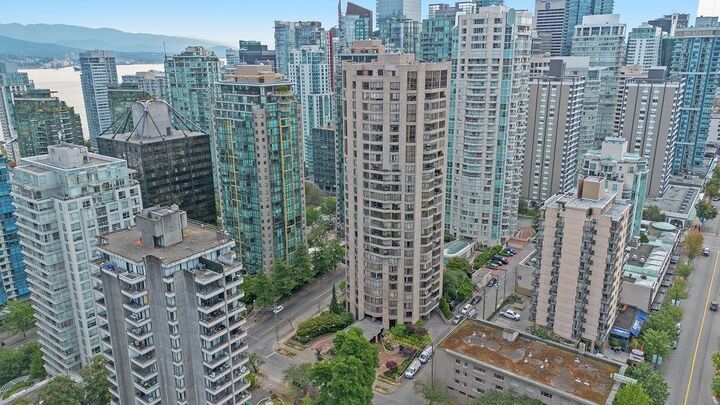 Photo de la propriété: 738 Broughton Street 601 BC V6G 3A7
