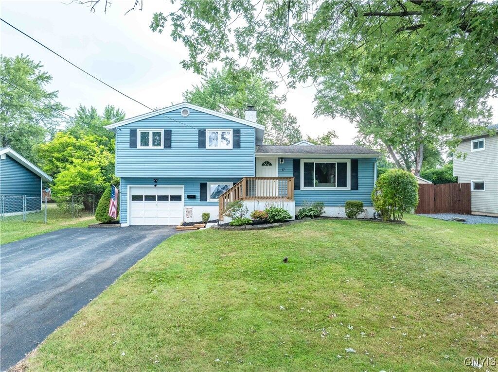 Property Photo:  17 Mango Lane  NY 13090 