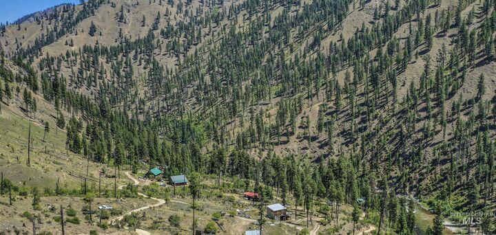 Property Photo: 117 Dustin Rd ID 83671