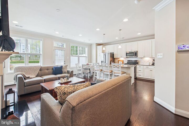 Property Photo:  1455 Catbriar Way  MD 21113 