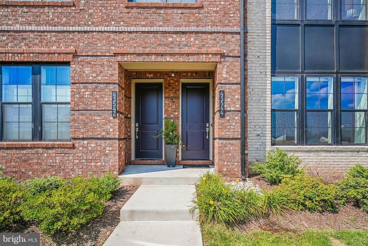 Property Photo: 43544 Centergate Drive VA 20148
