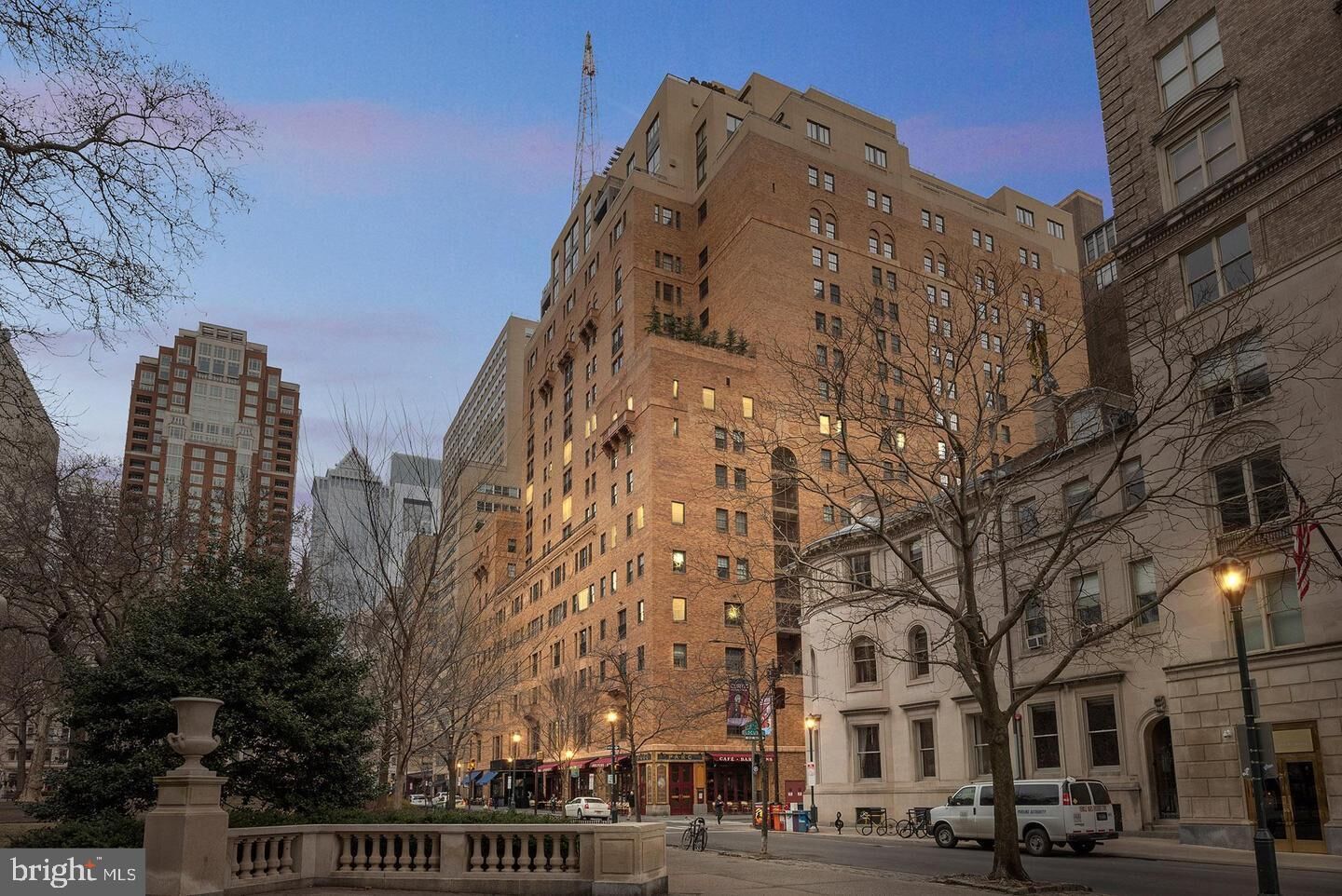 Property Photo:  219 S 18th Street 29 705A  PA 19103 