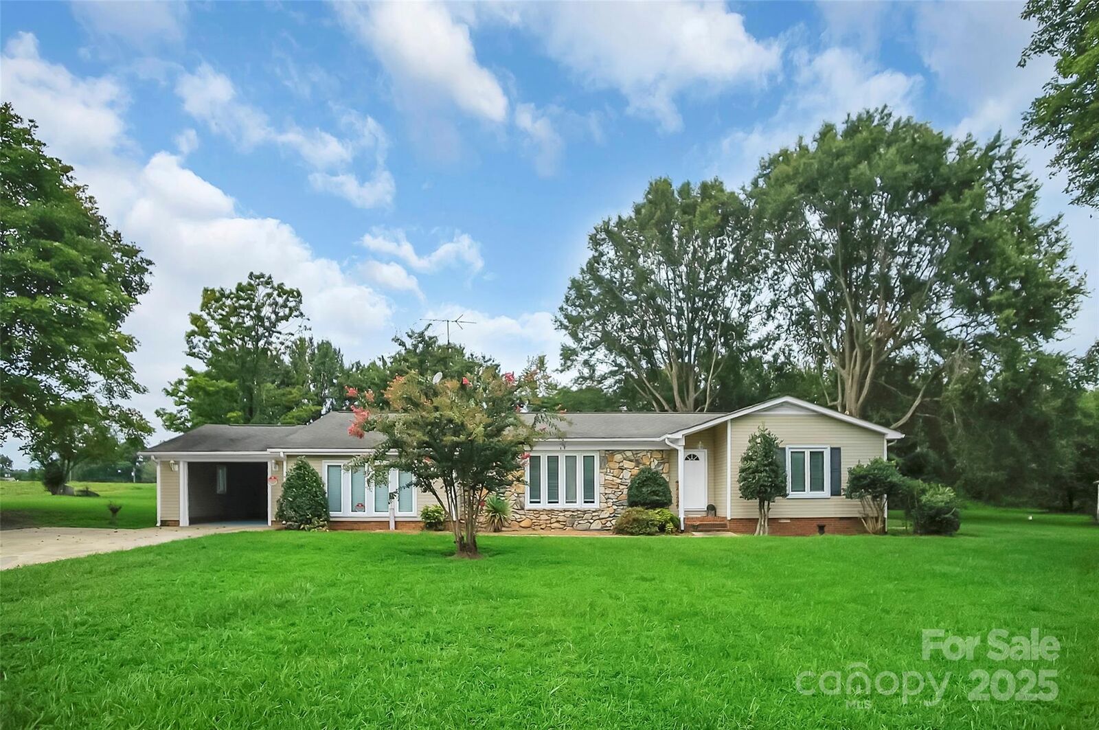 Property Photo:  6316 Hill Gates Trail  NC 28021 