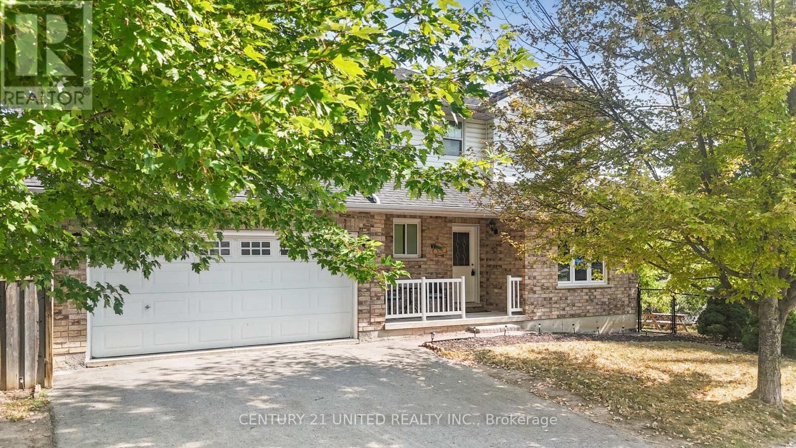 Property Photo: 2 Sabatino Court ON K9J 8S4