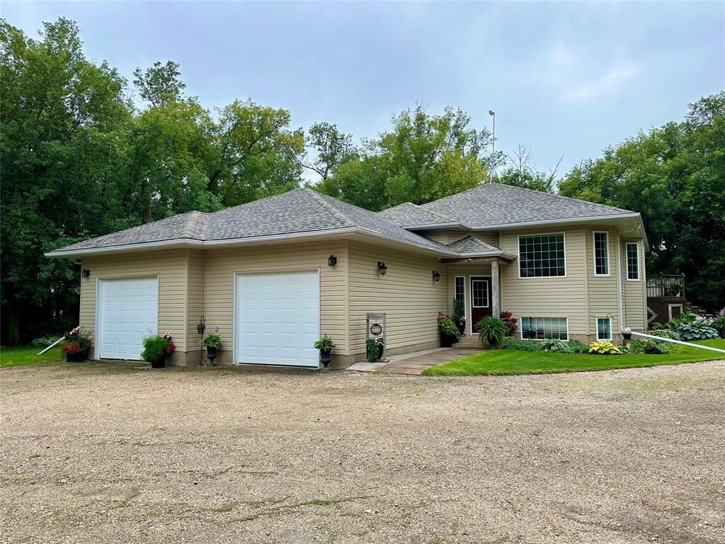 Property Photo:  6 Turk Road  MB R9A 1L6 