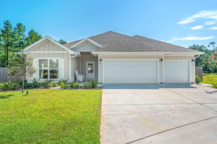 Property Photo: 35 Hammock Circle FL 32439