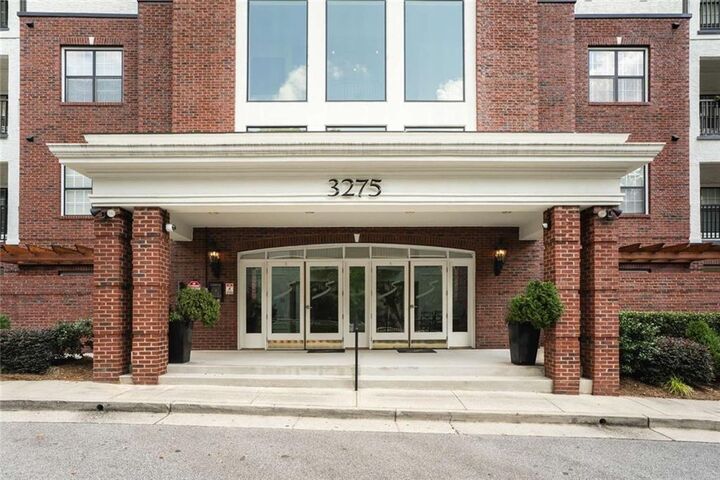 Property Photo: 3275 Lenox Road NE #302 GA 30324