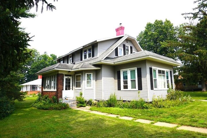 Property Photo: 106 State St WI 54452
