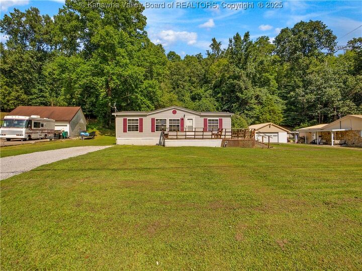 330 Bills Creek Road  Winfield WV 25213 photo