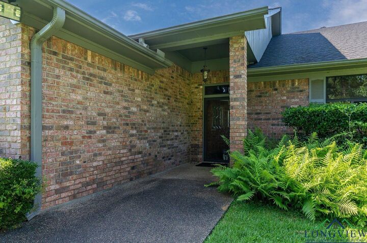 Property Photo: 608 Shadowood Dr. TX 75672