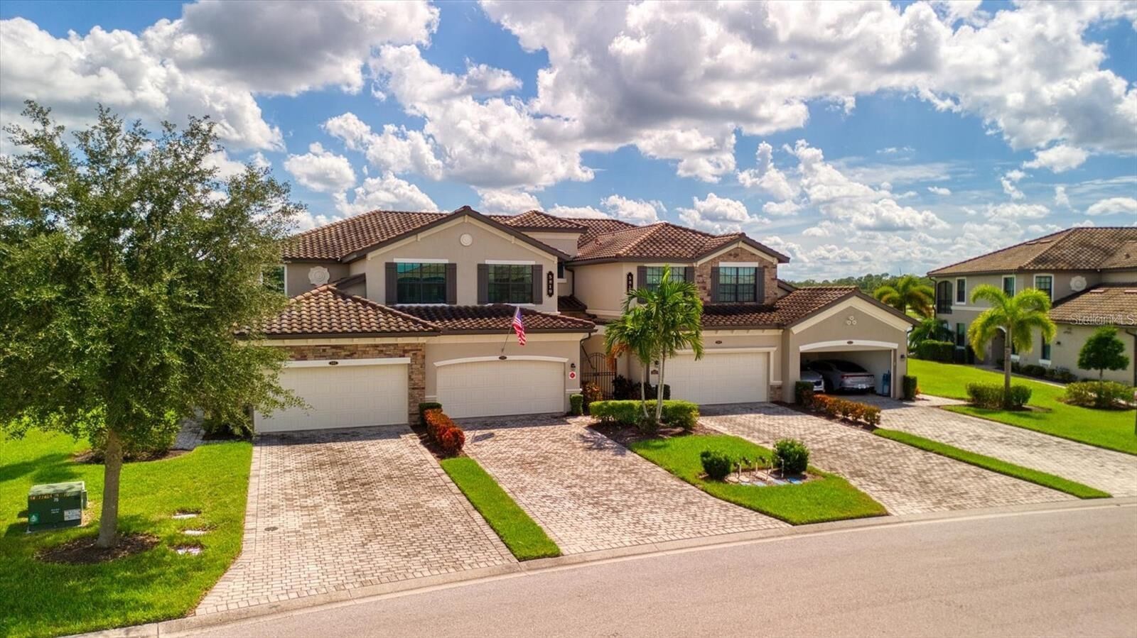 Property Photo: 5819 Wake Forest Run 101 FL 34211