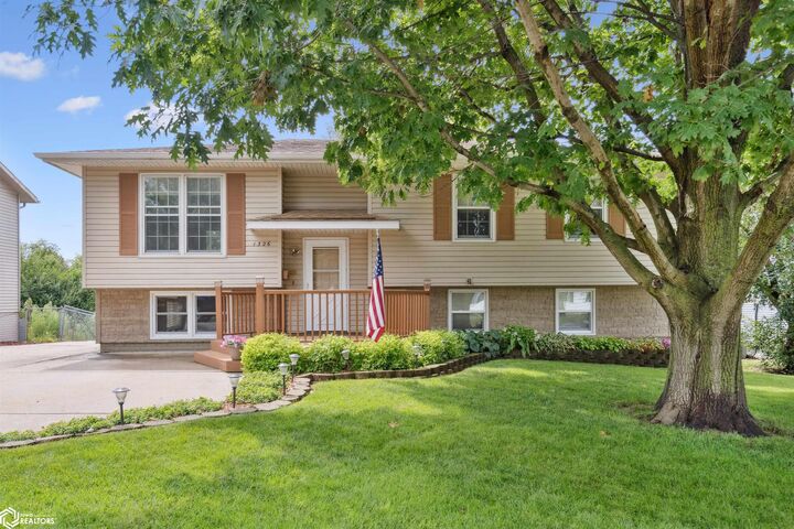 1326 Greenfield Drive  Marshalltown IA 50158 photo