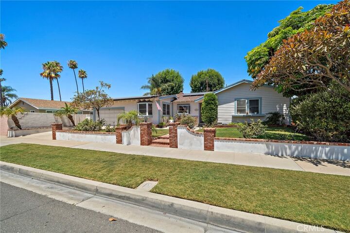 Property Photo:  2217 E Parkside Avenue  CA 92867