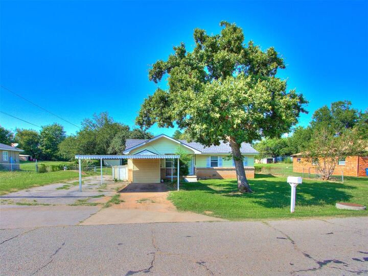 Property Photo: 10817 NE 16th Street OK 73130
