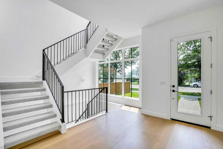 Property Photo:  636 10 Avenue NE  AB T2E 0X8 