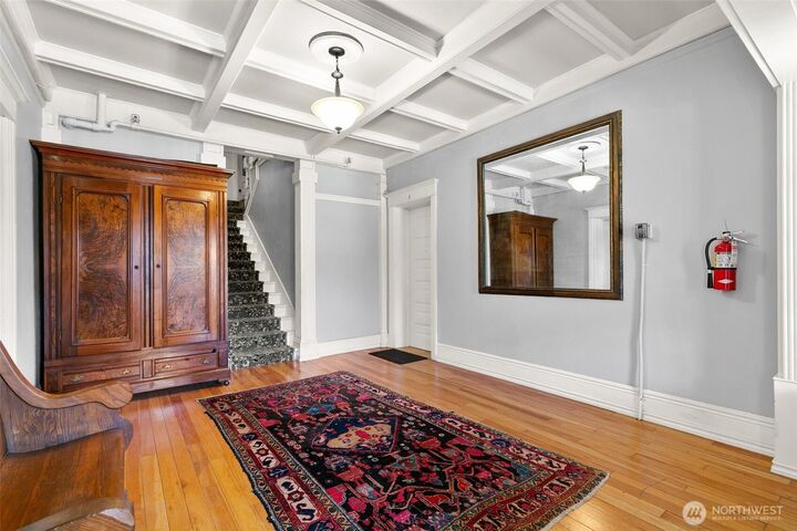 Property Photo:  1812  16th Avenue 1  WA 98122 