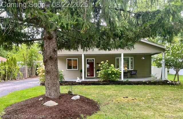 34794 Rhonswood Street  Farmington Hills MI 48335 photo