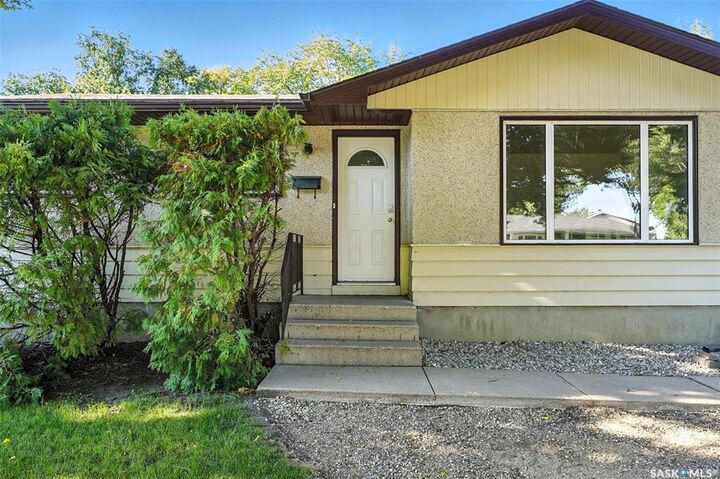 Property Photo:  1626 Early Drive  SK S7H 3K3 