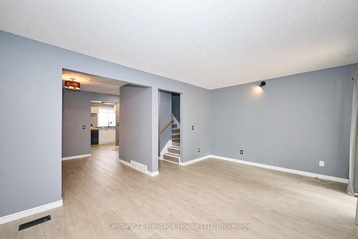 Property Photo: 36 Dodds Court Court ON L2A 5Z2