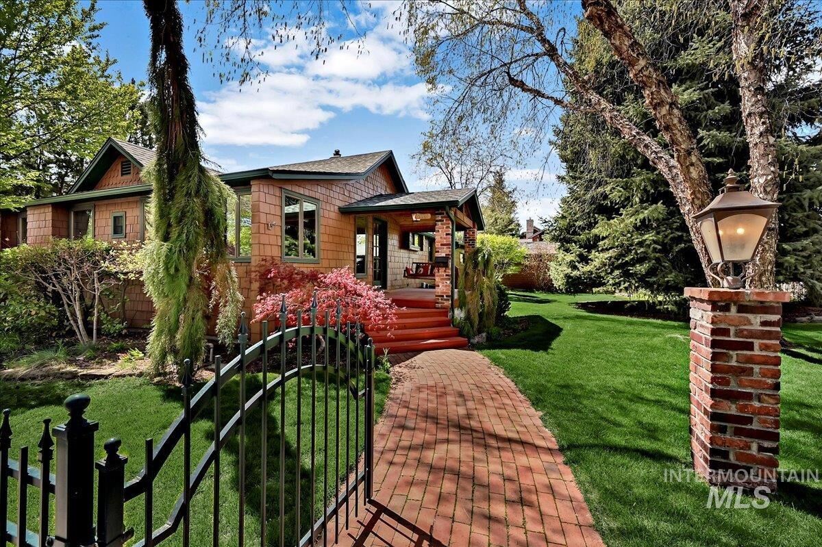 Property Photo:  2009 N 10th St  ID 83702 