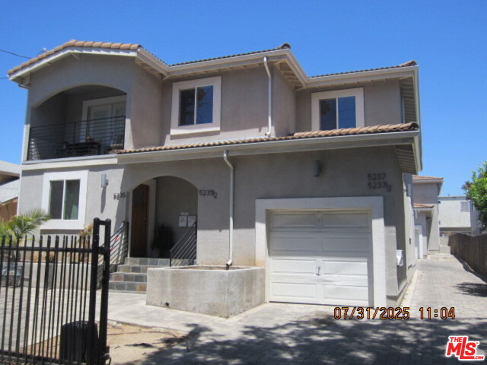 Property Photo:  5235 Virginia Ave  CA 90029 