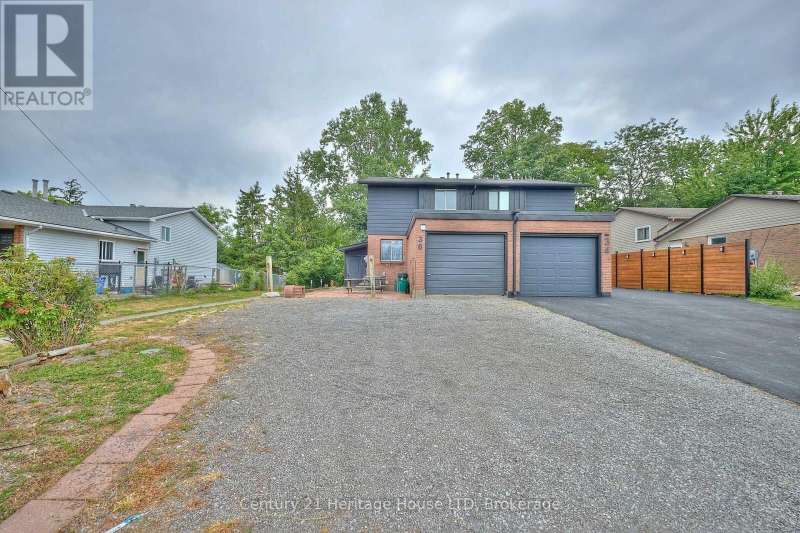Property Photo: 36 Dodds Court Court ON L2A 5Z2
