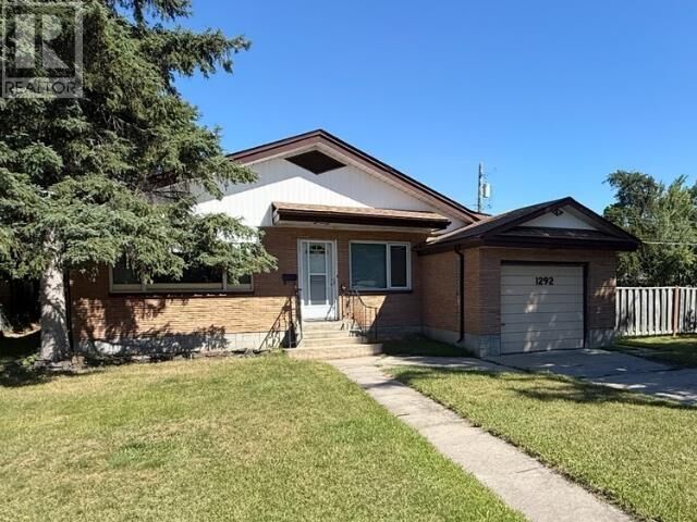 Property Photo: 1292 Valley Drive ON P9N 2W9