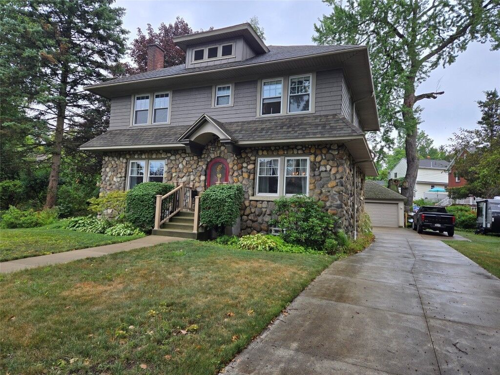 Property Photo:  211 Norman Way  PA 16508 