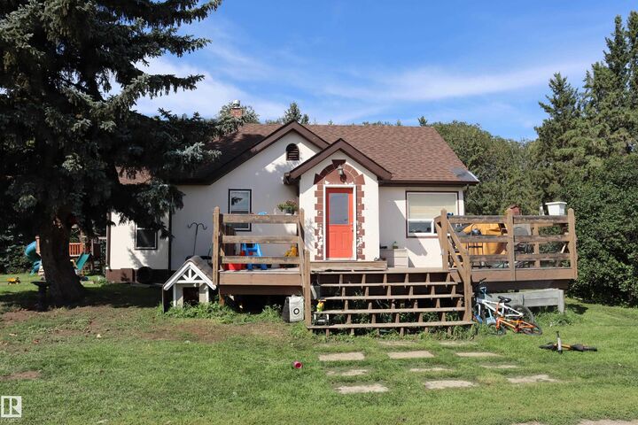 473056 Rge.rd. 234  Rural Wetaskiwin County AB T9A 1X1 photo