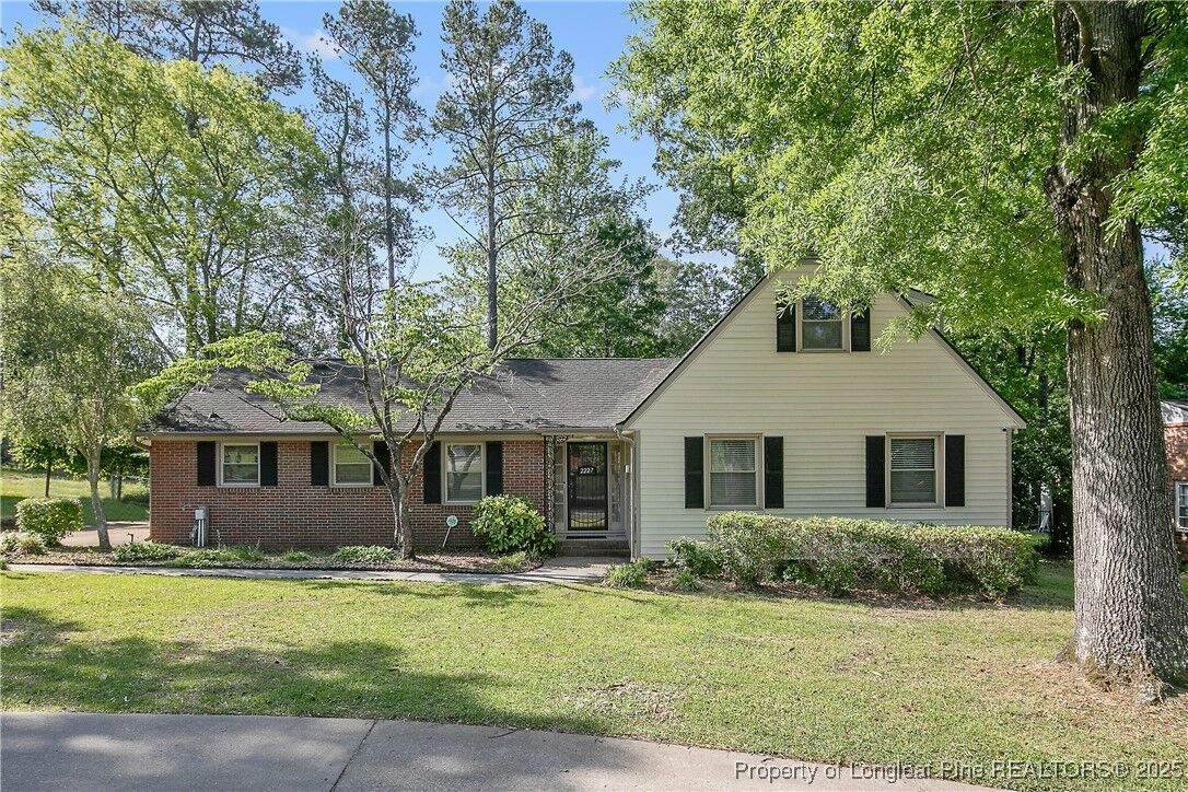 Property Photo: 2227 Meadow Wood Road NC 28303
