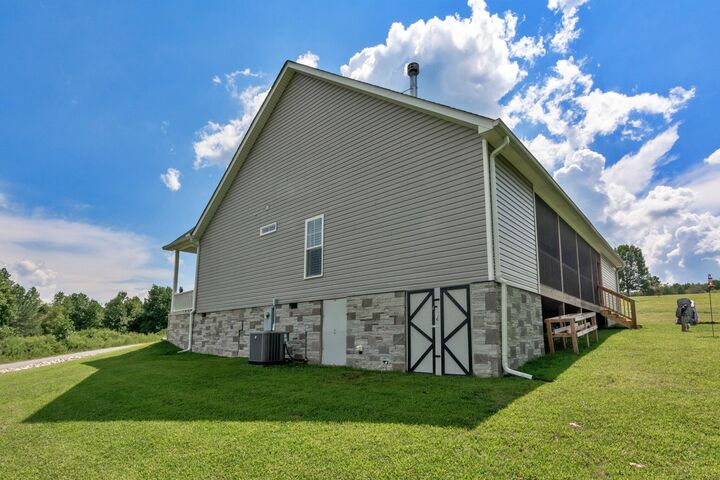 Property Photo:  195 Fredonia Farms Rd Road  TN 37327 