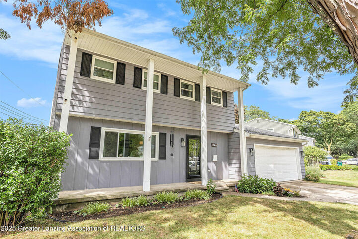 Property Photo:  2017 Northampton Way  MI 48912 