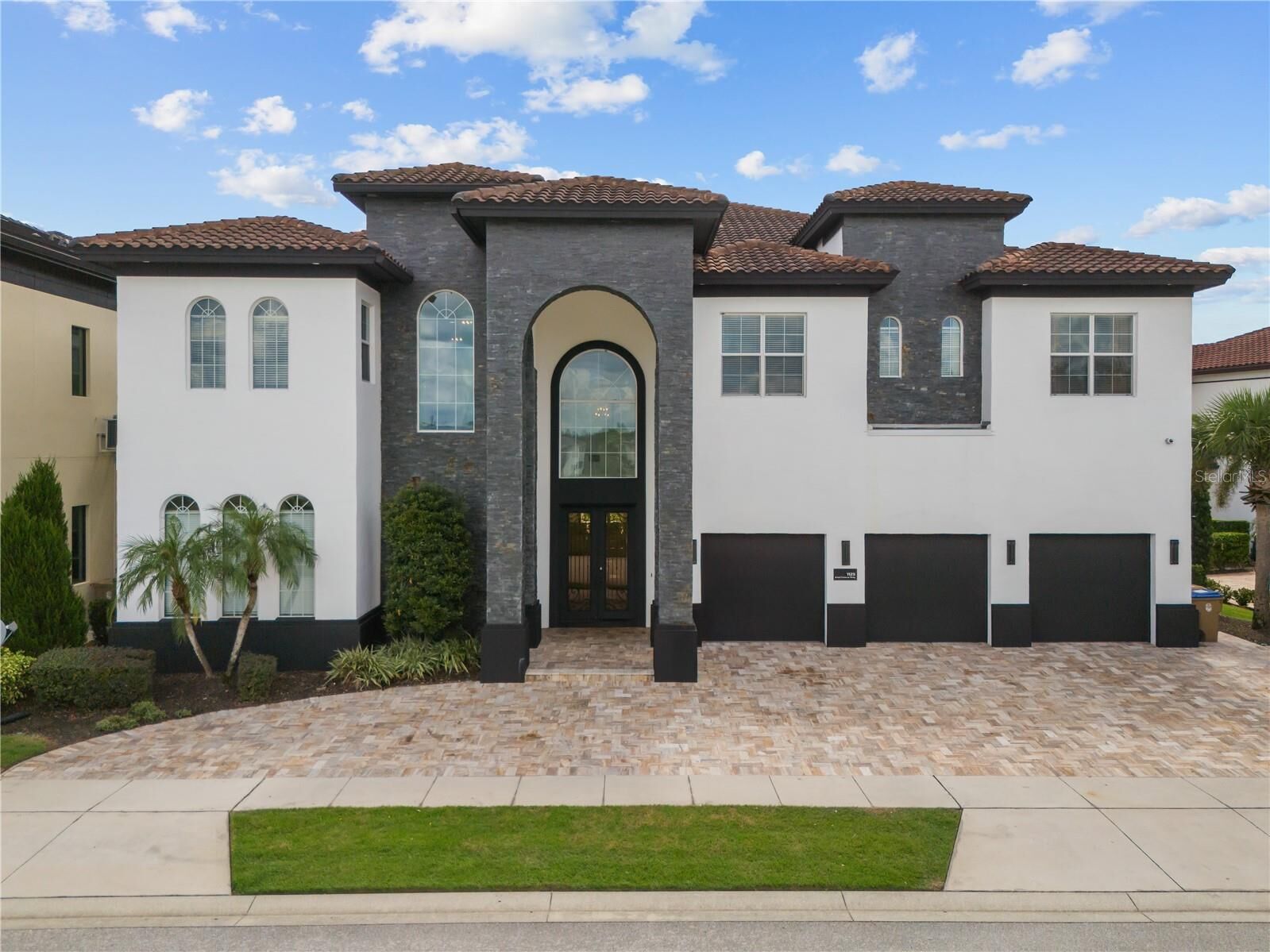 Property Photo: 1125 Grand Traverse Parkway FL 34747