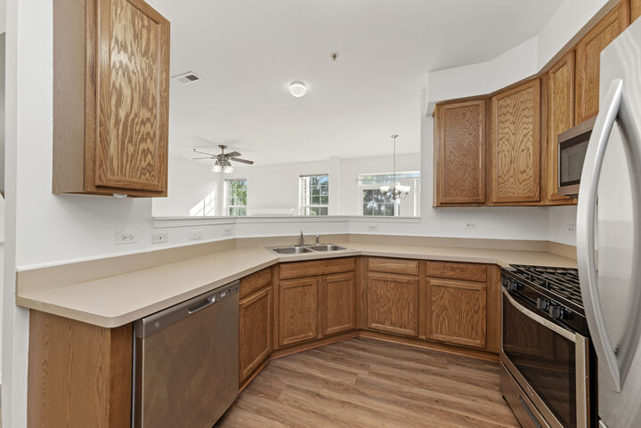 Property Photo:  3935 Havenhill Court  IL 60560 