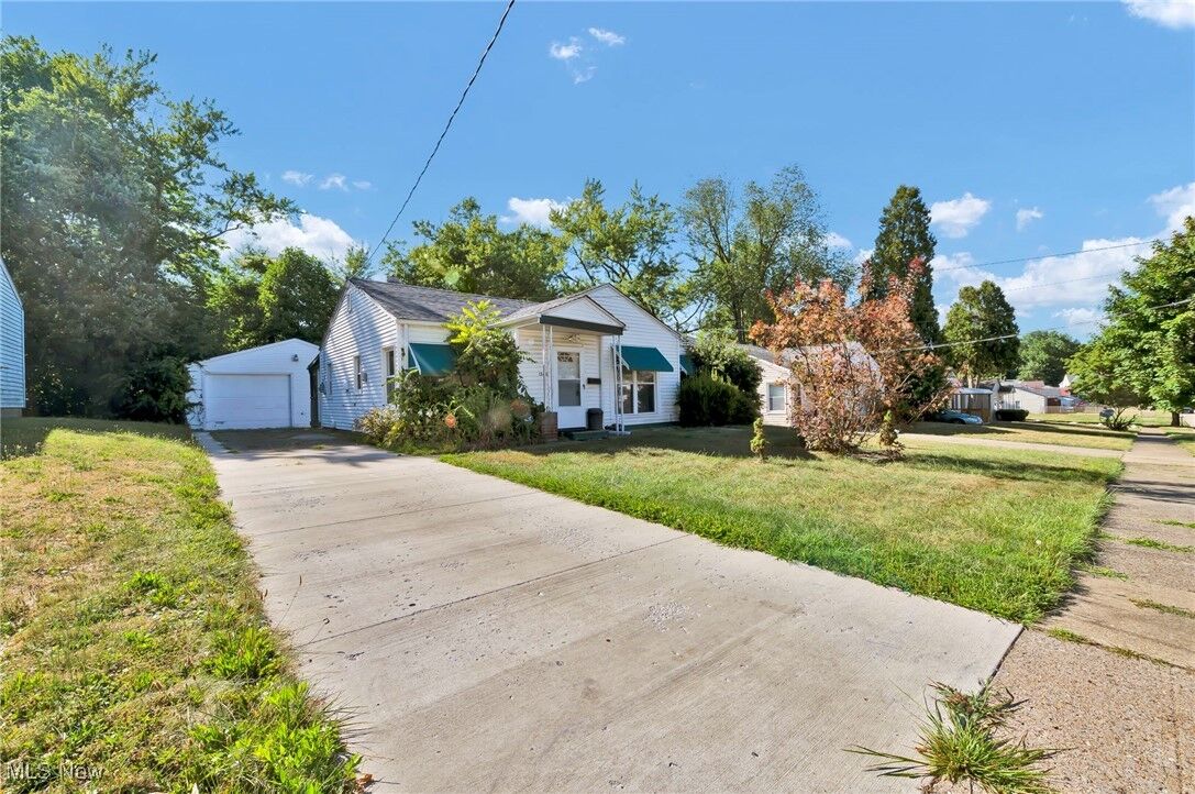 Property Photo: 1368 Winton Avenue OH 44320