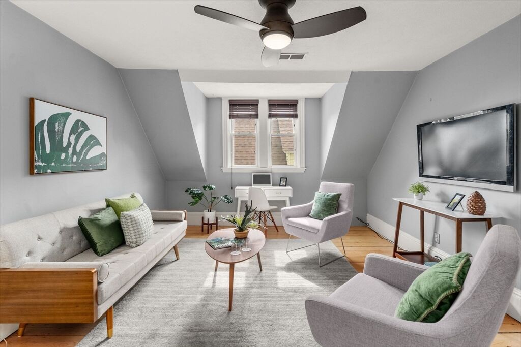 Property Photo:  33 Hudson Street 3  MA 02143 