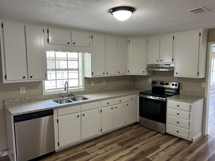 Property Photo:  1515 Rose St  LA 70634 