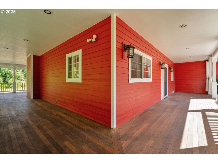 Property Photo: 78341 Snauer Ln OR 97424