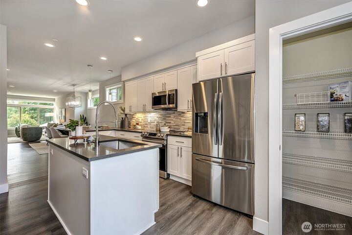 Property Photo:  5020  148th Street SW E1  WA 98026 