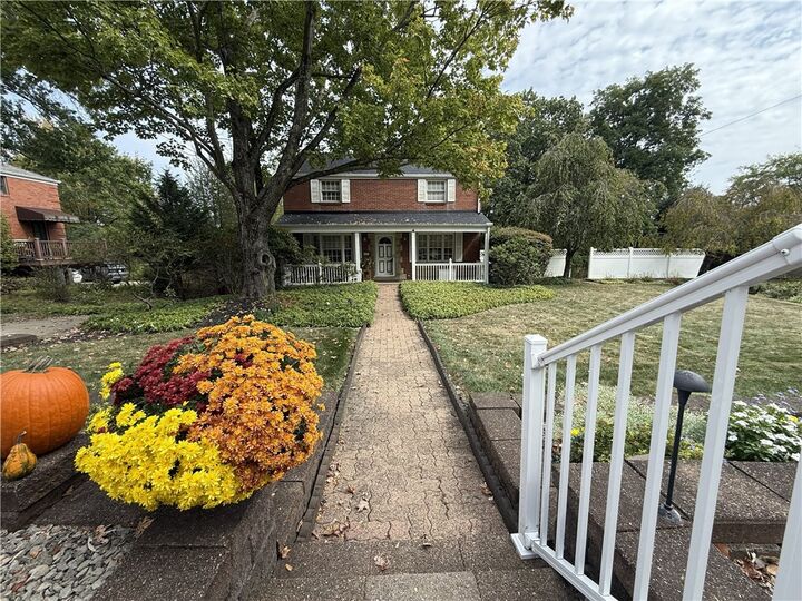 Property Photo:  9328 Cromwell Dr  PA 15237 