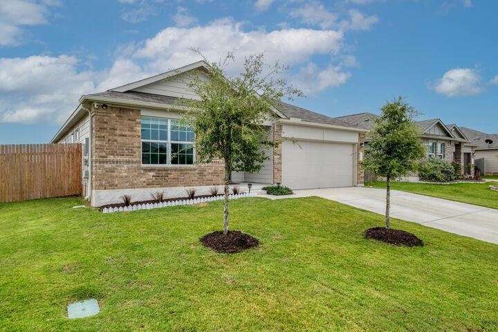 Property Photo: 712 Sassafras Street TX 78634