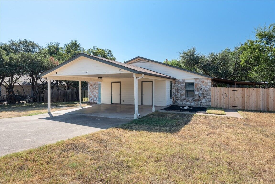 Property Photo:  800 Osage Drive B  TX 78641 