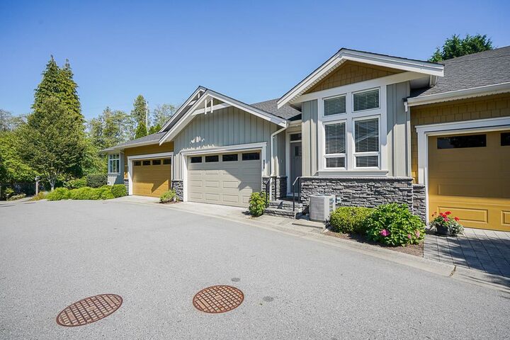 Photo de la propriété: 15989 Mountain View Drive 10 BC V3Z 0M9