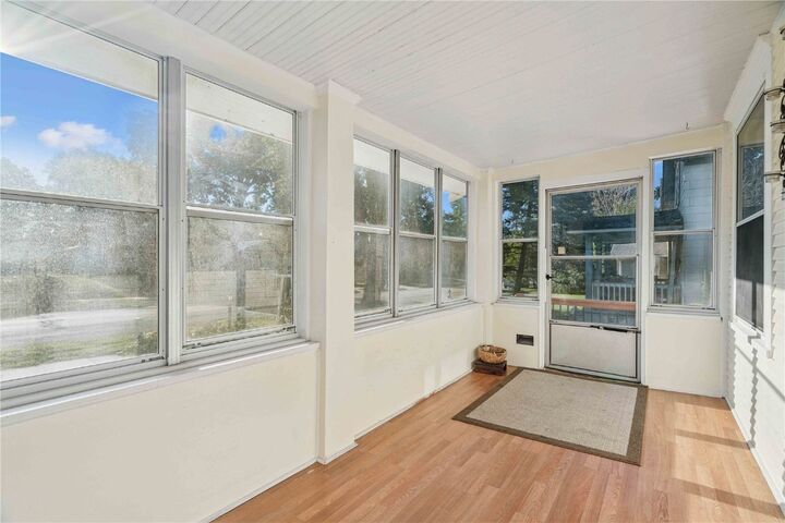 Property Photo:  937 Daniels Street NE  IA 52402 